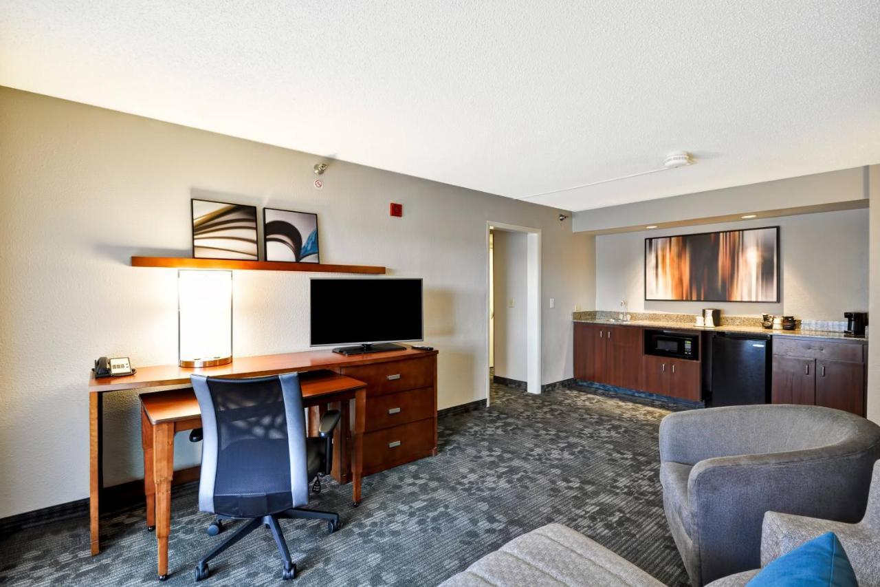 Courtyard By Marriott Jacksonville Airport/ Northeast Eksteriør billede