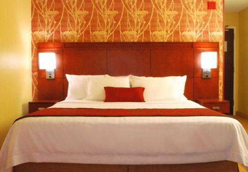 Courtyard By Marriott Jacksonville Airport/ Northeast Værelse billede