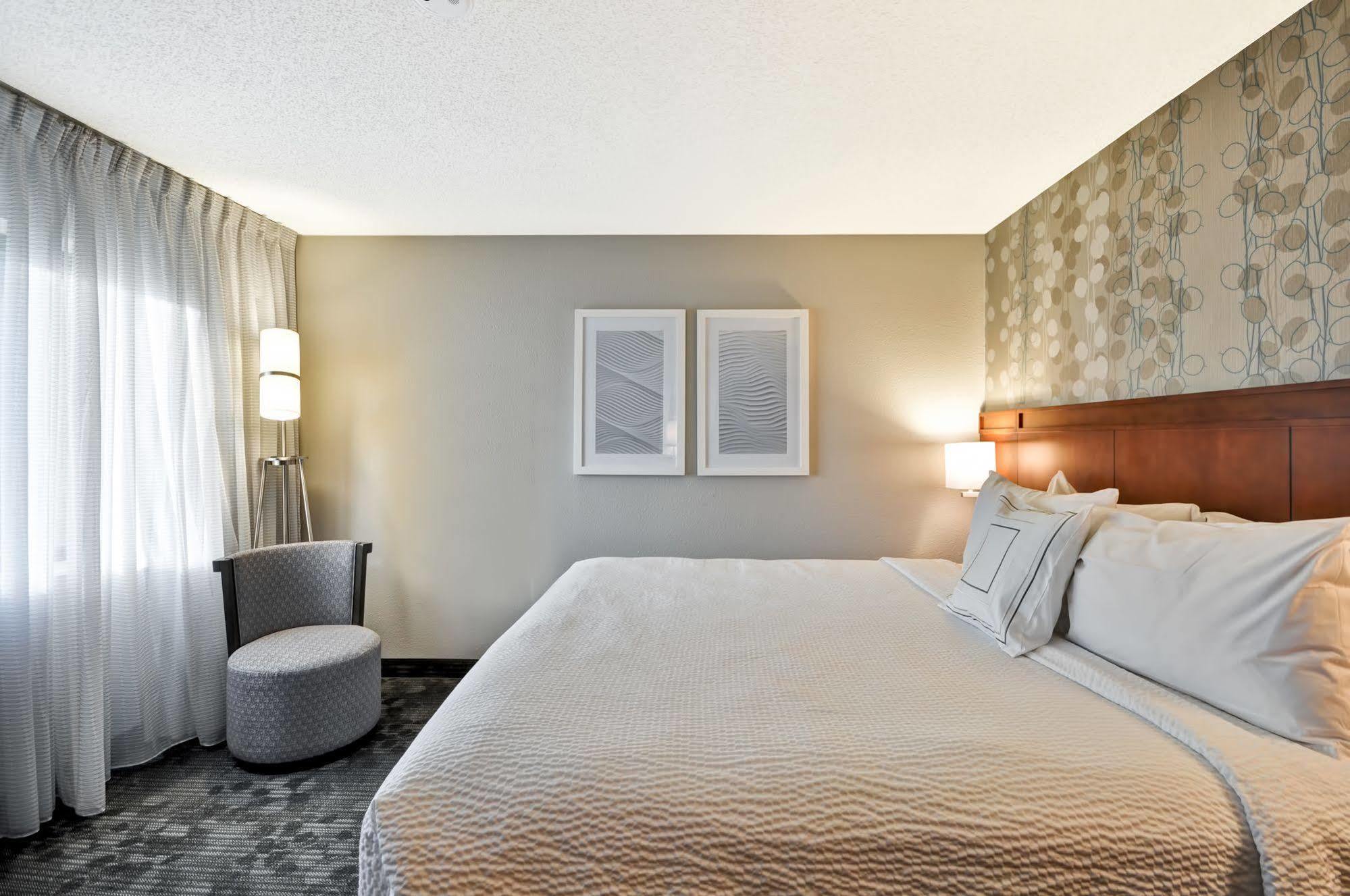 Courtyard By Marriott Jacksonville Airport/ Northeast Eksteriør billede